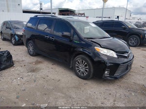 2019 TOYOTA SIENNA XLE 8 PASSENGER