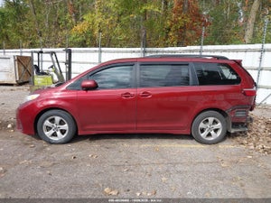 2018 TOYOTA SIENNA LE 8 PASSENGER