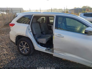 2017 TOYOTA HIGHLANDER XLE
