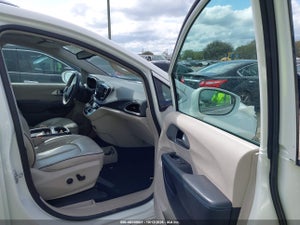 2017 CHRYSLER PACIFICA HYBRID PLATINUM