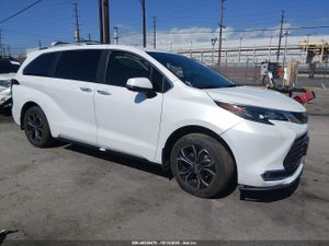 2025 TOYOTA SIENNA PLATINUM
