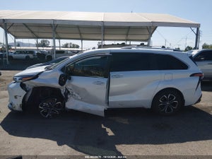 2025 TOYOTA SIENNA PLATINUM