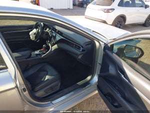 2019 TOYOTA CAMRY XLE