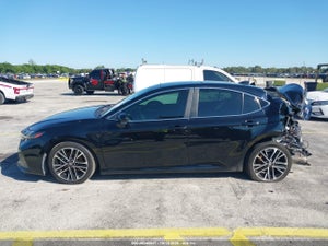 2025 TOYOTA CAMRY XLE