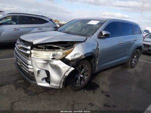 2017 TOYOTA HIGHLANDER LE