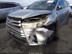 2017 TOYOTA HIGHLANDER LE