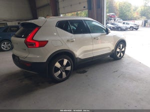2021 VOLVO XC40 T5 MOMENTUM