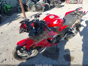 2021 HONDA CBR300 RA