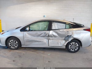 2020 TOYOTA PRIUS LE