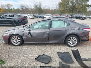 2018 TOYOTA CAMRY LE