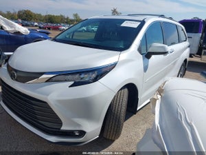 2026 TOYOTA SIENNA XLE