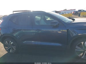 2026 VOLVO XC40 ULTRA, B5 AWD GAS (MILD HYBRID), DARK