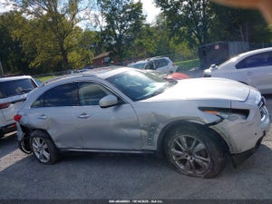 2016 INFINITI QX70