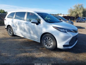 2021 TOYOTA SIENNA LE