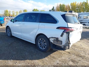 2021 TOYOTA SIENNA LE
