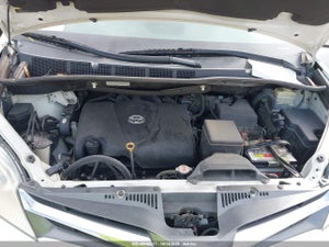 2019 TOYOTA SIENNA XLE 8 PASSENGER