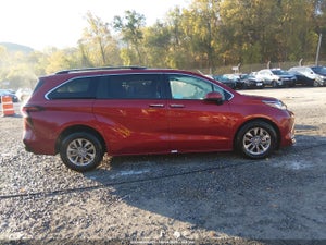 2023 TOYOTA SIENNA XLE