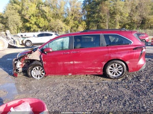 2023 TOYOTA SIENNA XLE