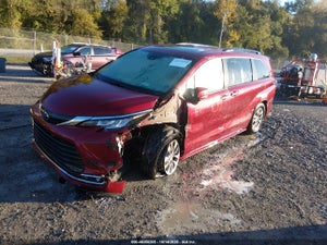2023 TOYOTA SIENNA XLE