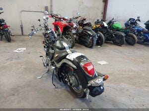 2018 SUZUKI VL800