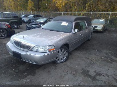 2003 LINCOLN TOWN CAR EXECUTIVE Silver  Gasoline 1LJFM81W13Y629592 photo #3