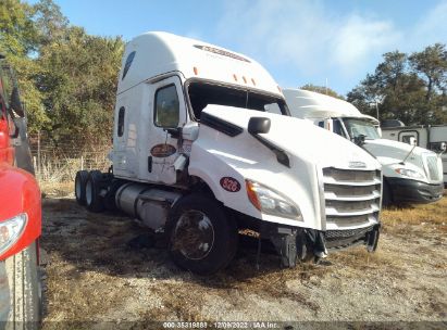 2019 FREIGHTLINER CASCADIA 126 White  Other G380002W102415 photo #1