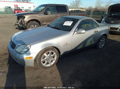 1998 MERCEDES-BENZ SLK 230 Silver  Gasoline WDBKK47F8WF061184 photo #3