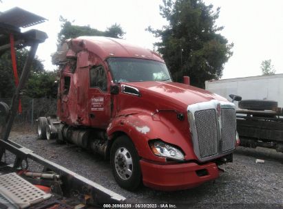 2017 KENWORTH T680 Red  Diesel 1XKYDP9X1HJ119346 photo #1