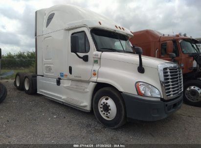 2016 FREIGHTLINER CASCADIA 125 White  Diesel 3AKJGLD58GSHM0122 photo #1