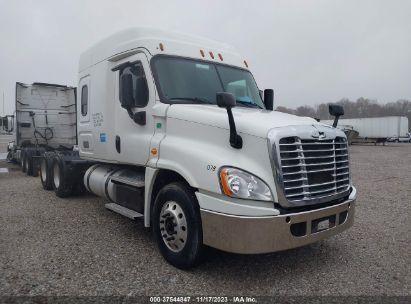 2017 FREIGHTLINER CASCADIA 125 White  Diesel 3AKJGLDR8HSJB3479 photo #1