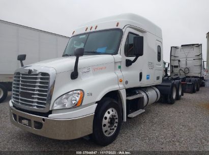 2017 FREIGHTLINER CASCADIA 125 White  Diesel 3AKJGLDR8HSJB3479 photo #3