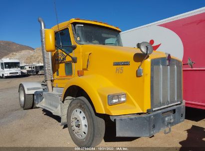 2013 KENWORTH T800 T800 Yellow  Diesel 1XKDA48X3DJ358270 photo #1