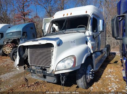 2012 FREIGHTLINER CASCADIA 125 White  Diesel 1FUJGLDR4CSBF4320 photo #3