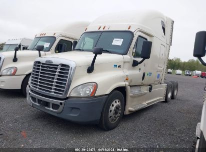 2016 FREIGHTLINER CASCADIA 125 Cream  Diesel 1FUJGLD52GLGD7396 photo #3