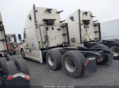 2016 FREIGHTLINER CASCADIA 125 Cream  Diesel 1FUJGLD52GLGD7396 photo #4