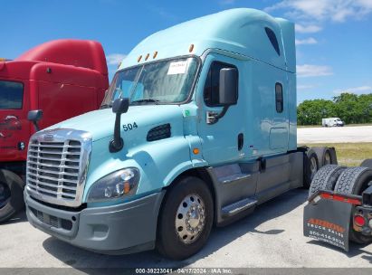 2018 FREIGHTLINER CASCADIA 113 Turquoise  Diesel 3AKJGHDV1JSJR5625 photo #3