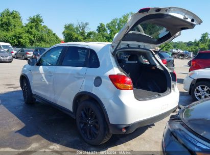 2017 MITSUBISHI OUTLANDER SPORT 2.0 LE White  Gasoline JA4AR3AU2HZ032415 photo #4