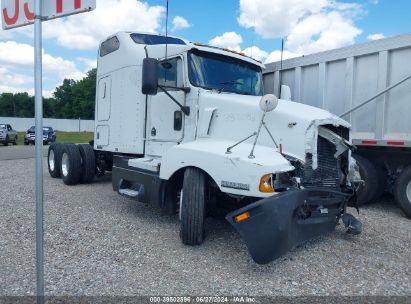 2004 KENWORTH T600 T600 White  Diesel 1XKADB9XX4J056679 photo #1