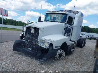 2004 KENWORTH T600 T600 White  Diesel 1XKADB9XX4J056679 photo #3