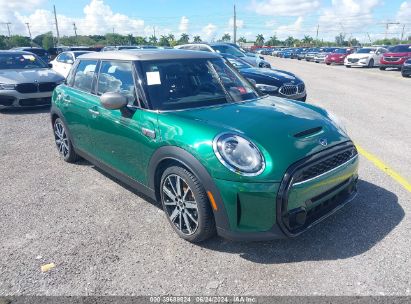 2024 MINI HARDTOP COOPER S Green  Gasoline WMW53DK07R2U48624 photo #1