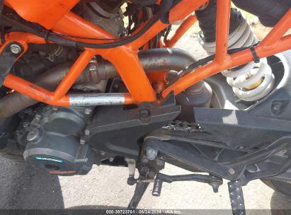 2017 KTM 390 DUKE Orange  Gasoline MD2JYJ407HC270554 photo #3