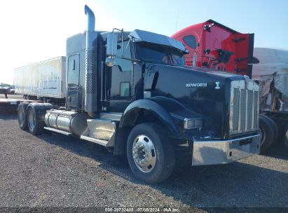 2011 KENWORTH T800 T800 Black  Diesel 1XKDD49XXBJ290875 photo #1