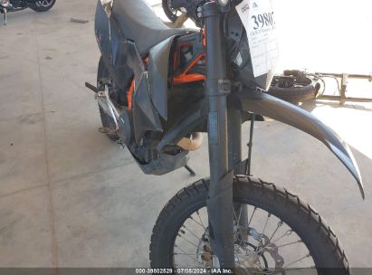 2018 KTM 690 ENDURO R Black  Gasoline VBKLET405JM719568 photo #1