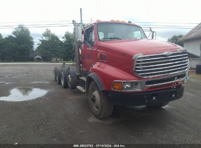 2005 STERLING TRUCK LT 9500 Red  Diesel 2FZHAZDL05AU66311 photo #1