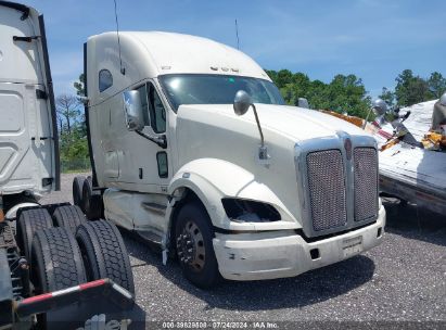 2013 KENWORTH T700 T700 White  Diesel 1XKFDP9X3DJ960263 photo #1