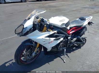 2017 TRIUMPH MOTORCYCLE DAYTONA 675R ABS White  Gasoline SMTA02YK6HJ789932 photo #3