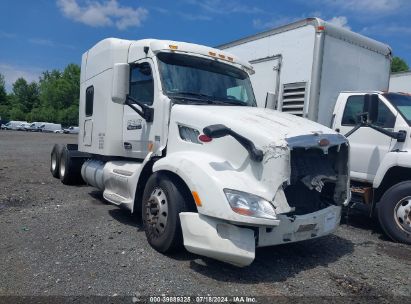 2018 PETERBILT 579 White  Diesel 1XPBD49X7JD480910 photo #1