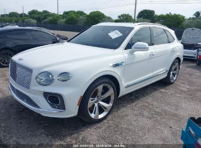 2021 BENTLEY BENTAYGA White  Hybrid SJAAJ2ZV3MC036119 photo #3