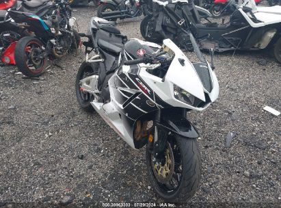 2016 HONDA CBR600 RR White  Gasoline JH2PC40J5GK200643 photo #1