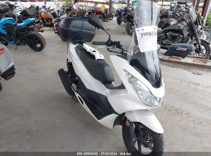 2017 HONDA PCX 150 White  Gasoline RLHKF1809HY201040 photo #1